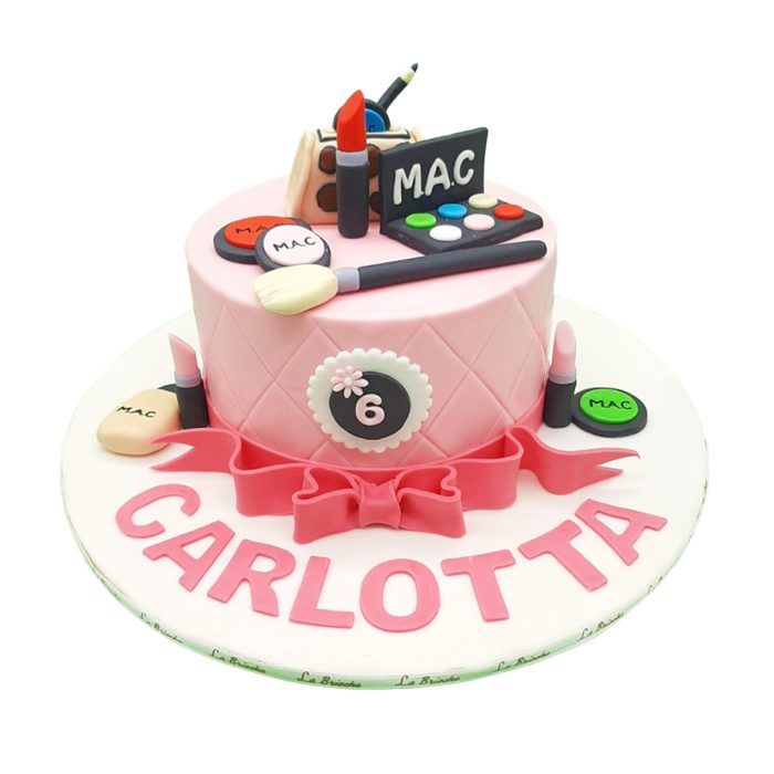 MAKE UP KIT CAKE